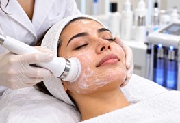 نمایش توضیحات خدمات پوست و فیشیال